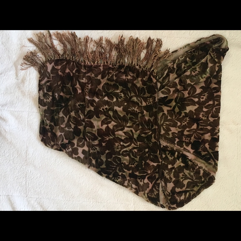 Velvet scarf